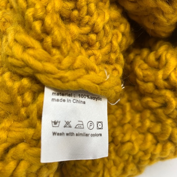 Chunky Knit Beanie - Picture 6 of 7